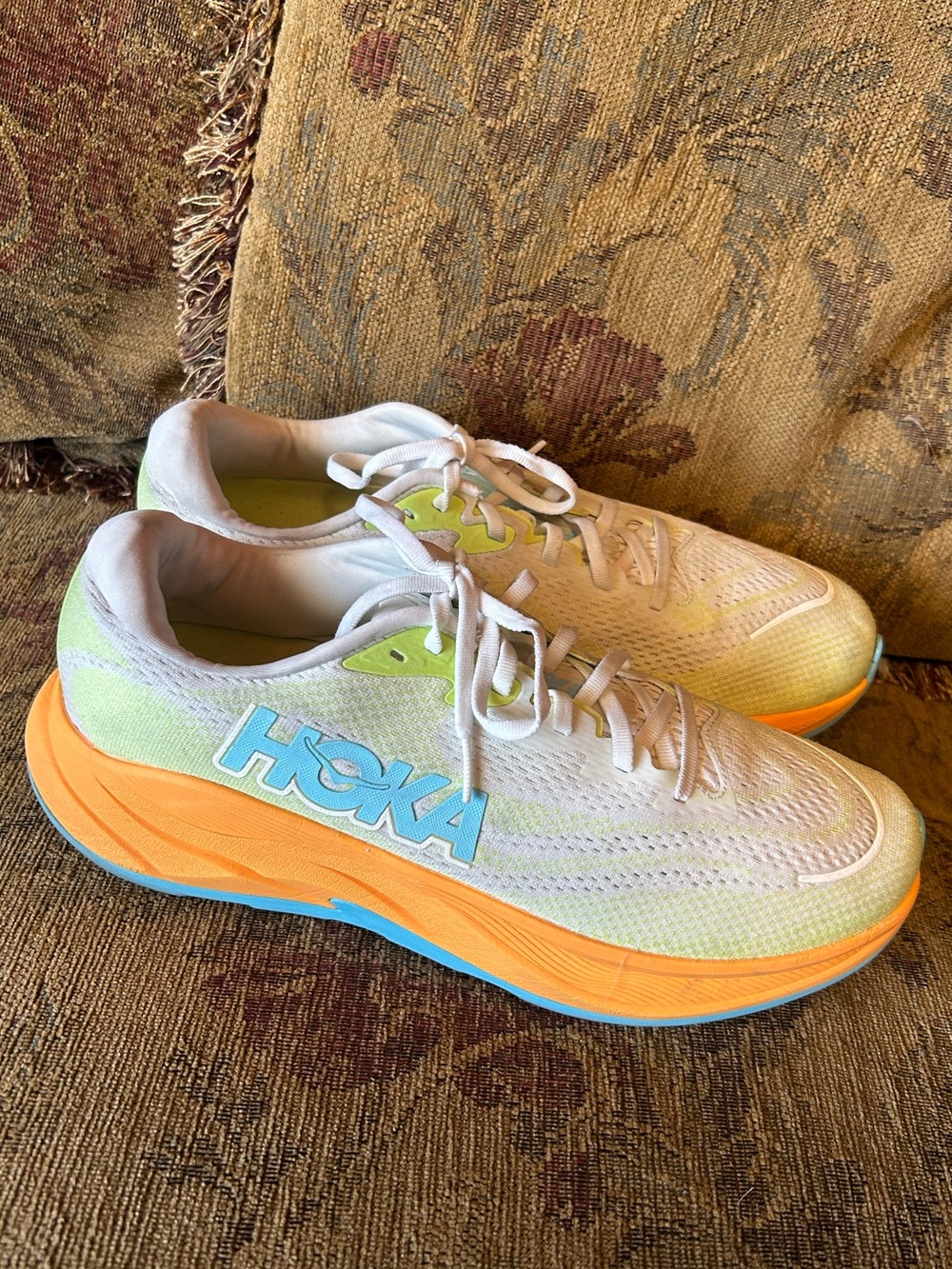 Hoka Rincon 4 running shoes in the Frost/Lettuce colorway size 11